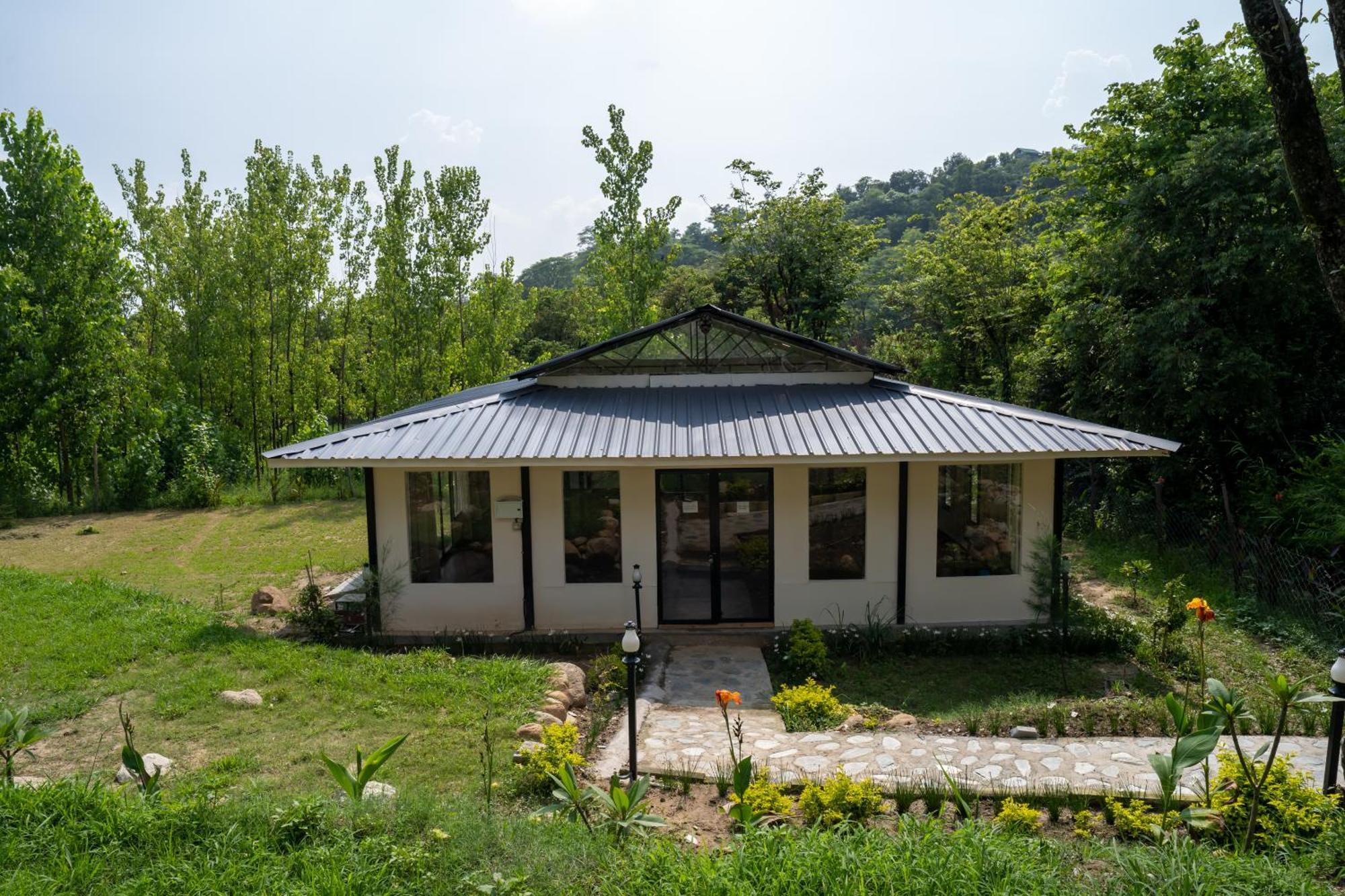 Dev Bhoomi Farms & Cottages دارامشالا المظهر الخارجي الصورة