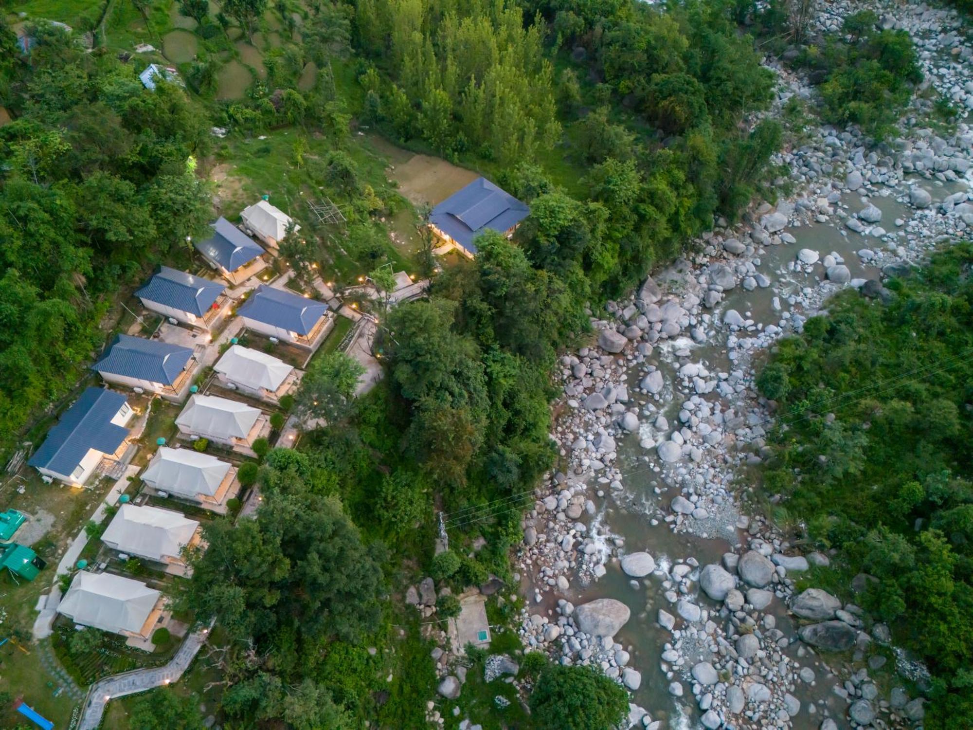 Dev Bhoomi Farms & Cottages دارامشالا المظهر الخارجي الصورة