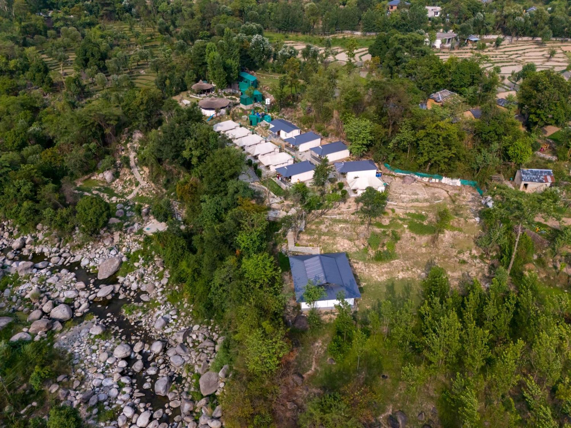 Dev Bhoomi Farms & Cottages دارامشالا المظهر الخارجي الصورة
