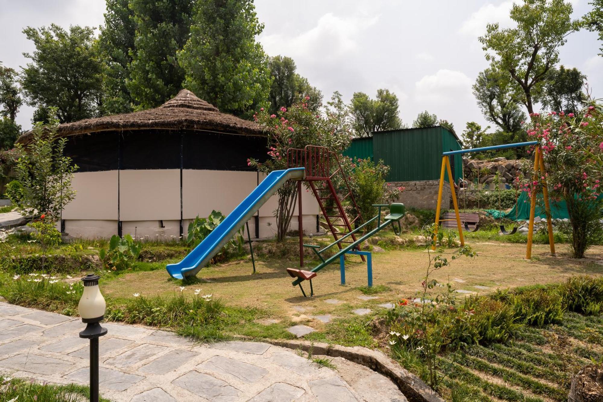 Dev Bhoomi Farms & Cottages دارامشالا المظهر الخارجي الصورة