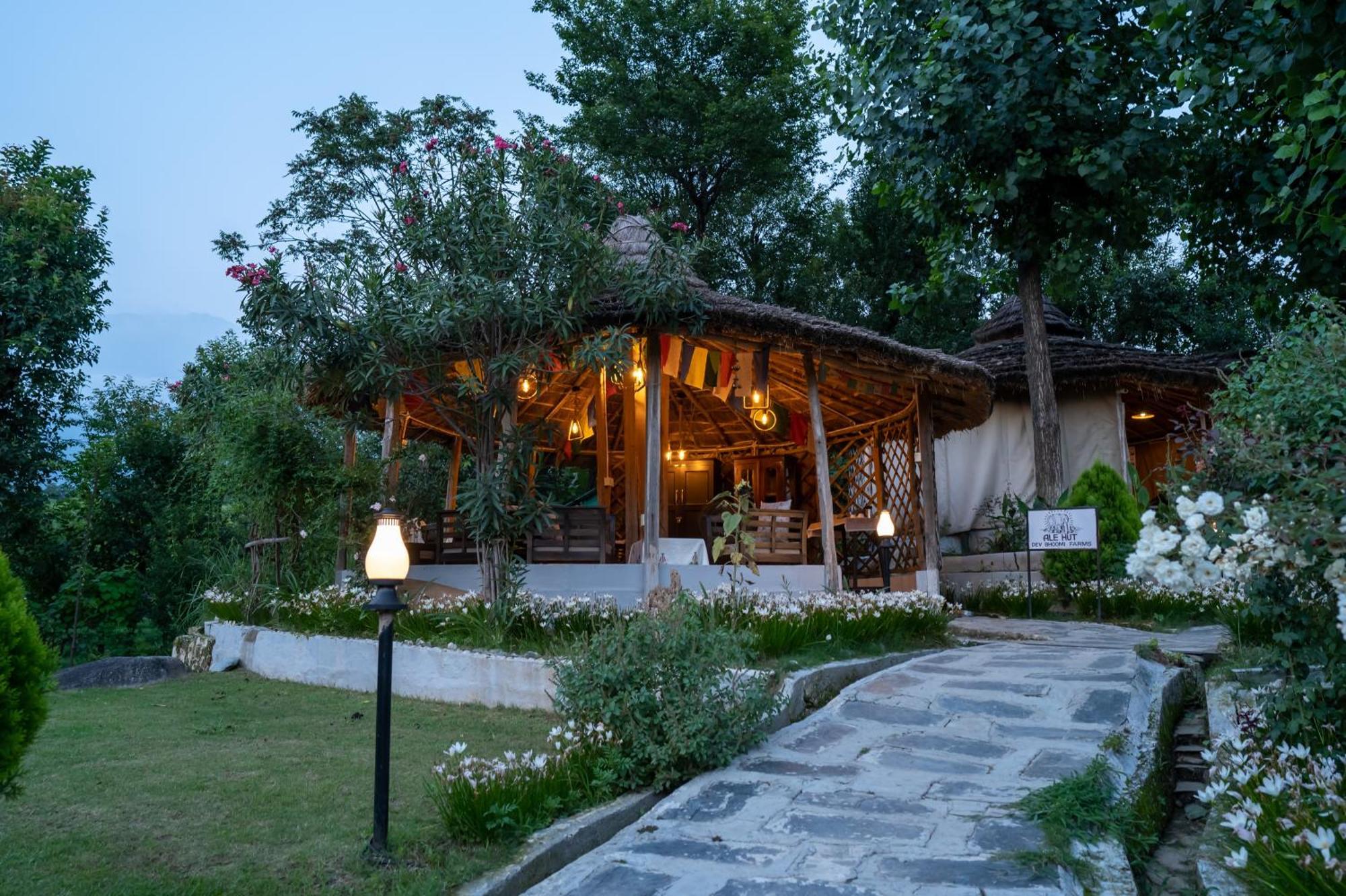 Dev Bhoomi Farms & Cottages دارامشالا المظهر الخارجي الصورة