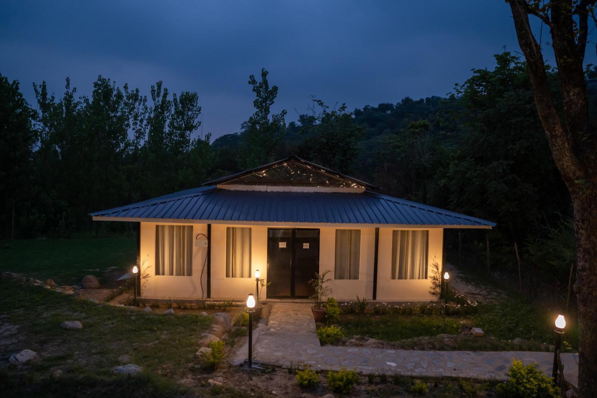 Dev Bhoomi Farms & Cottages دارامشالا المظهر الخارجي الصورة