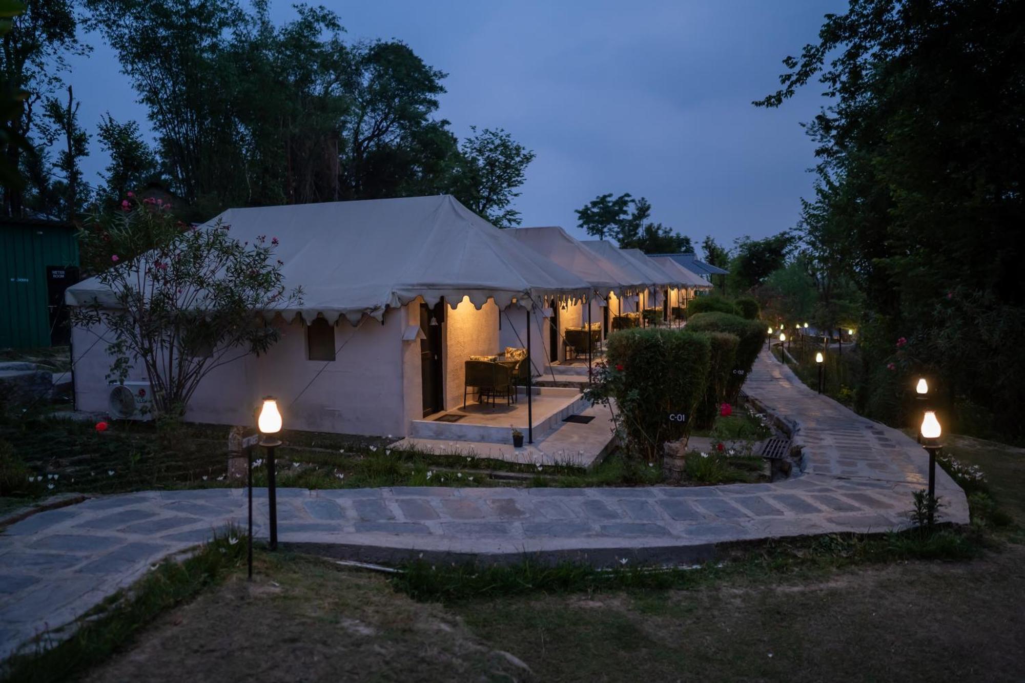Dev Bhoomi Farms & Cottages دارامشالا المظهر الخارجي الصورة